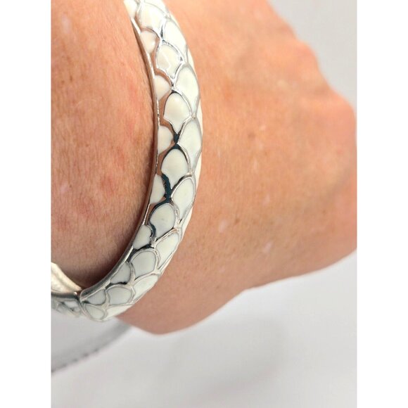 White Enamel and Silver Toned Hinged Cuff Bracelet Bangle Vintage Snake Design - Picture 3 of 4
